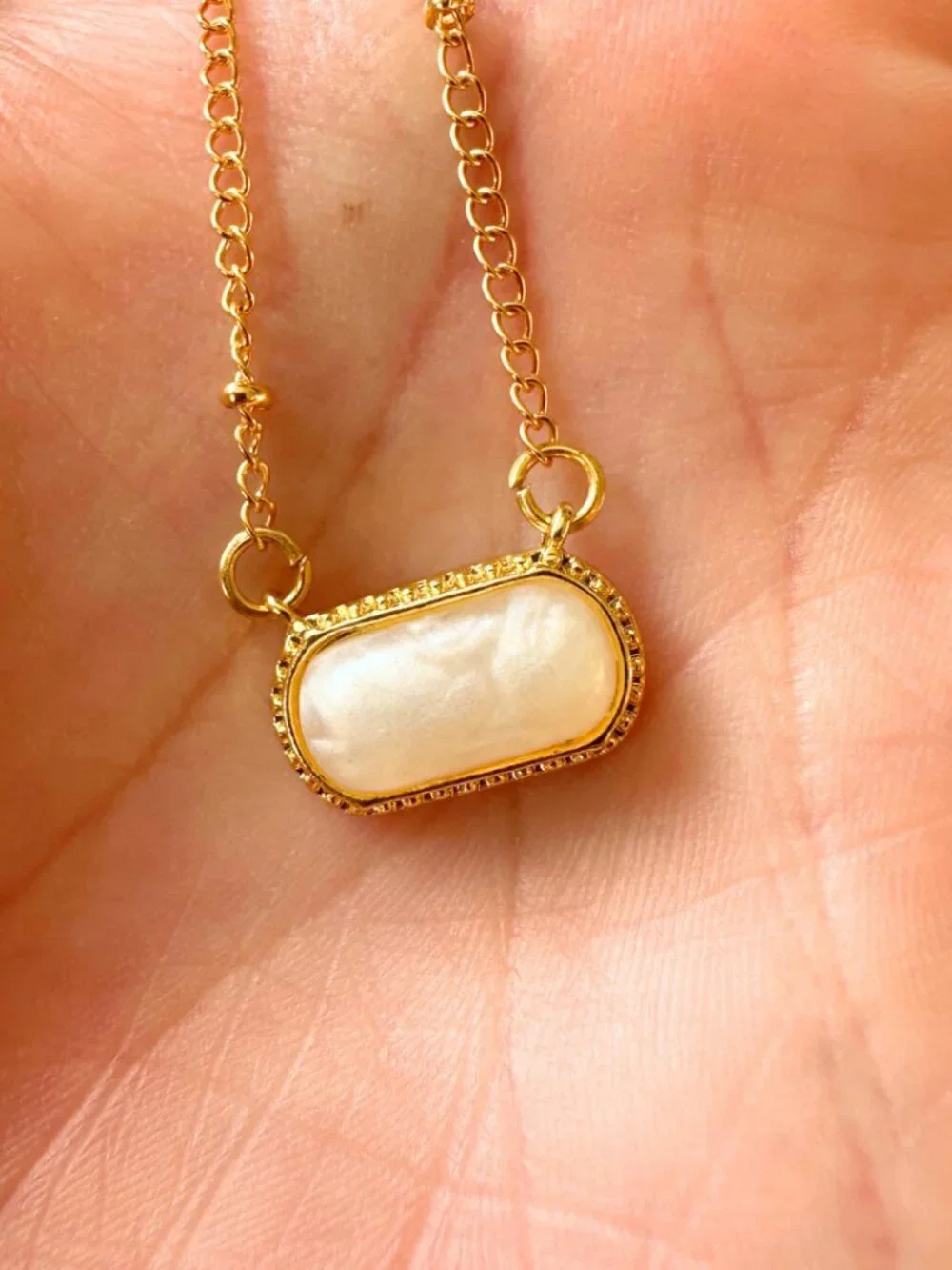 Never Used Mini Elisa Satellite Short Pendant Necklace Gold / Ivory - Picture 5 of 5